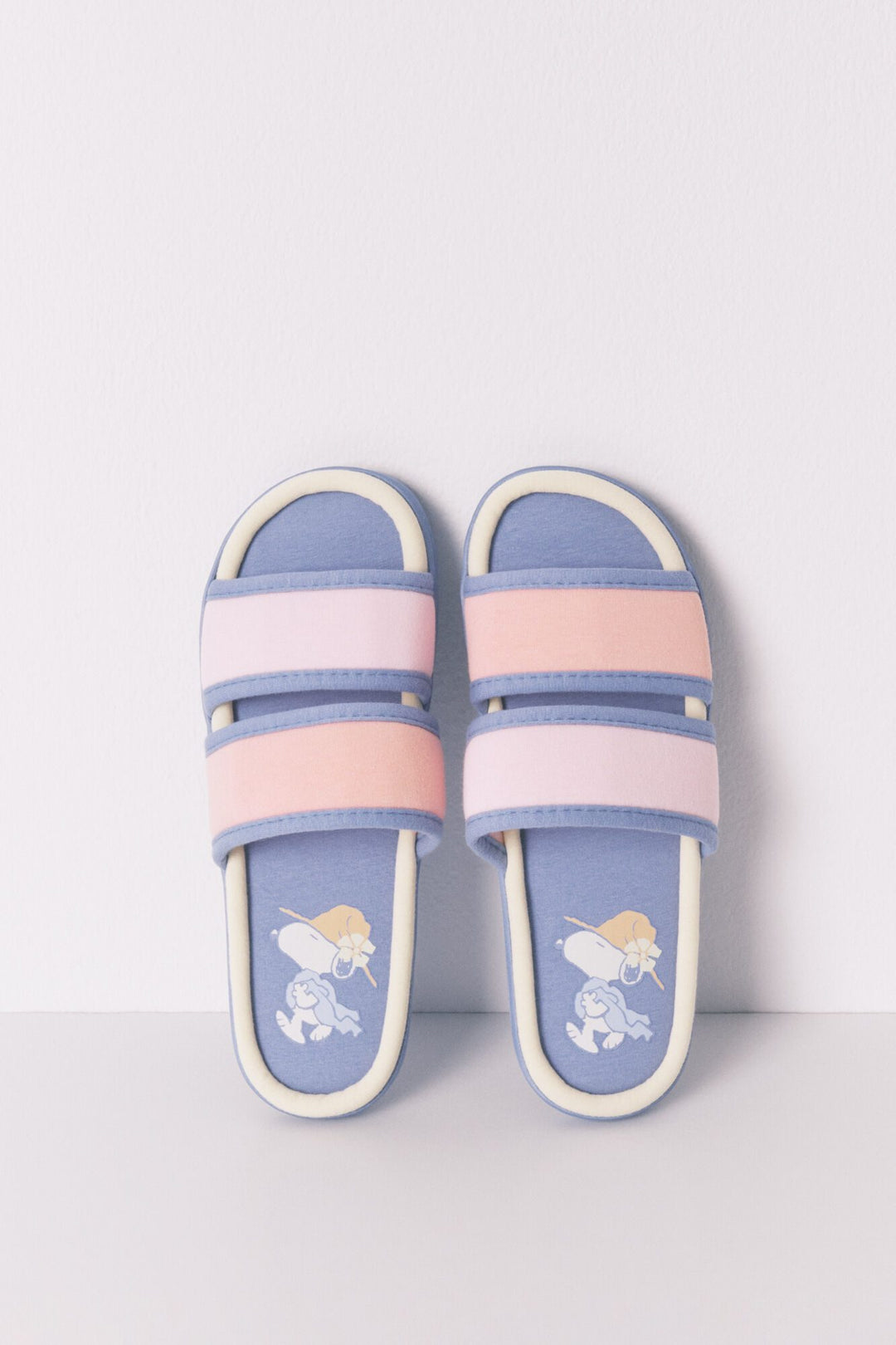 OPEN SHOWER SLIPPERS - White Print