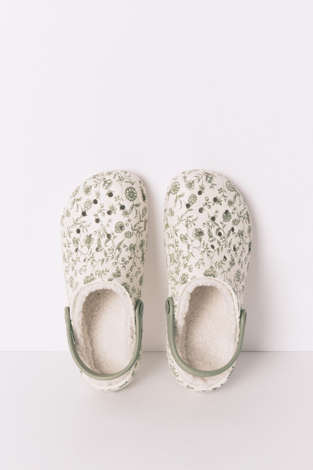 BIO SLIPPERS - Green Print