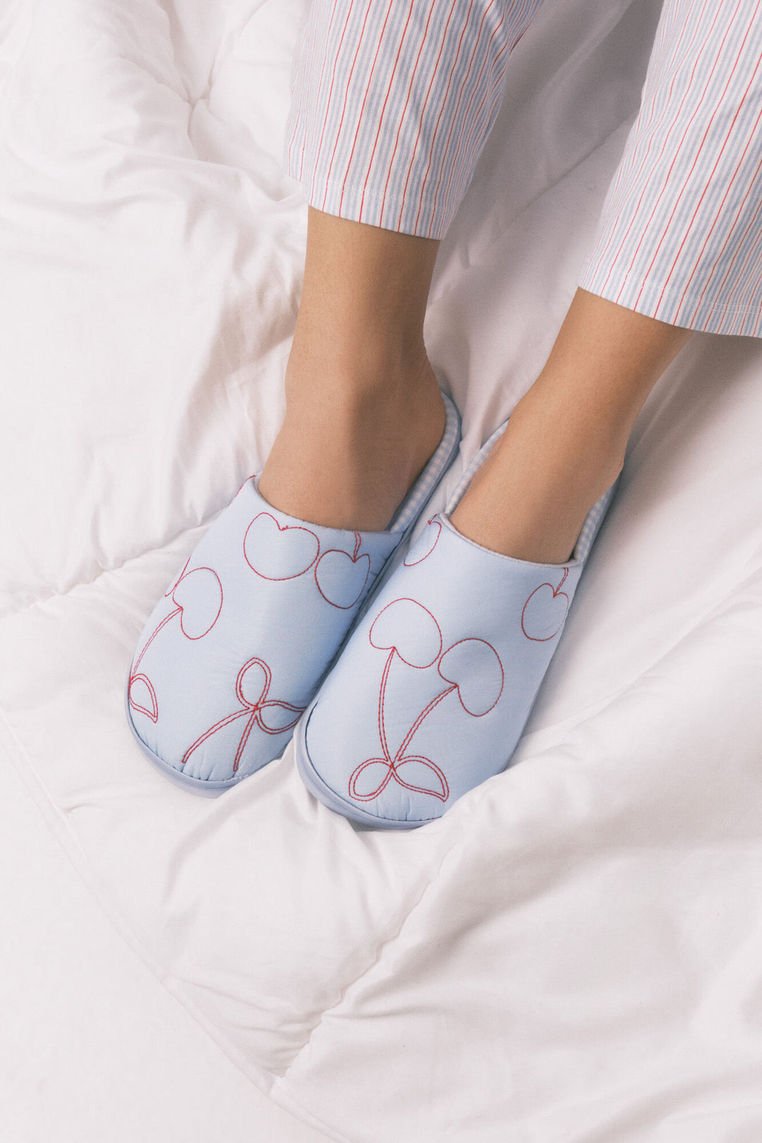 SLIPPERS - Medium Blue