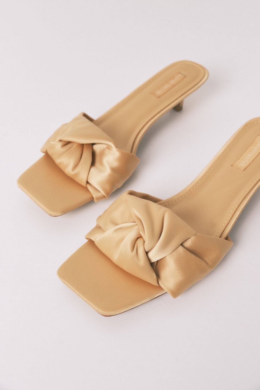 SHOES - Gold Mustard
