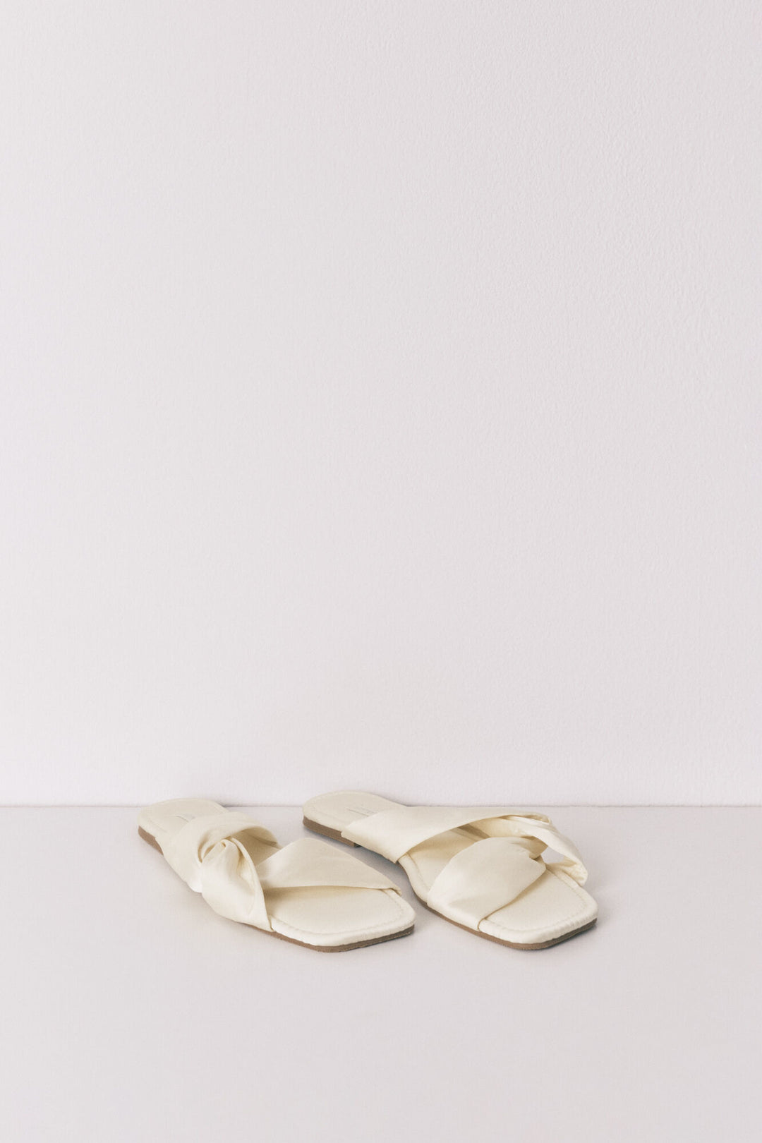 SLIPPERS - Yellow