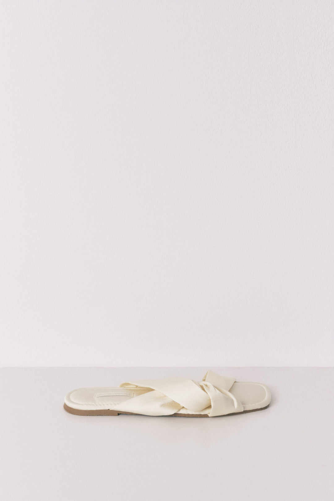 SLIPPERS - Yellow