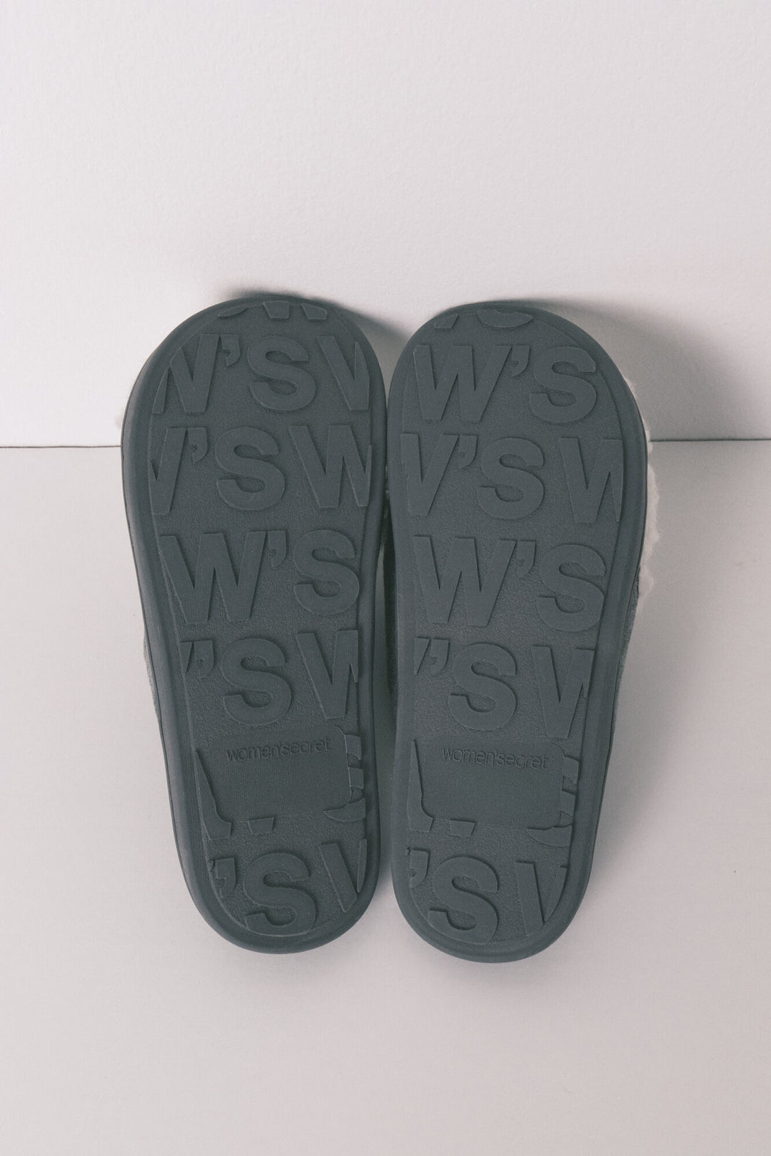 SLIPPERS - Charcoal Grey
