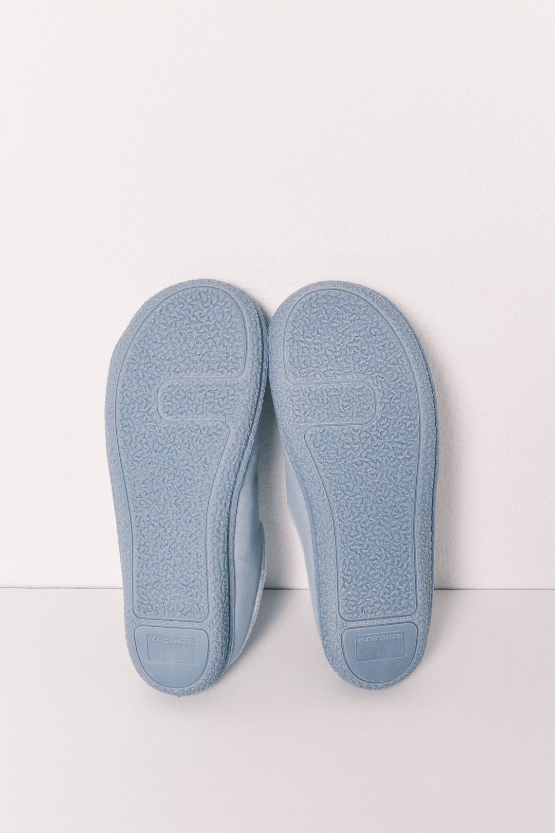 SLIPPERS - Light Blue