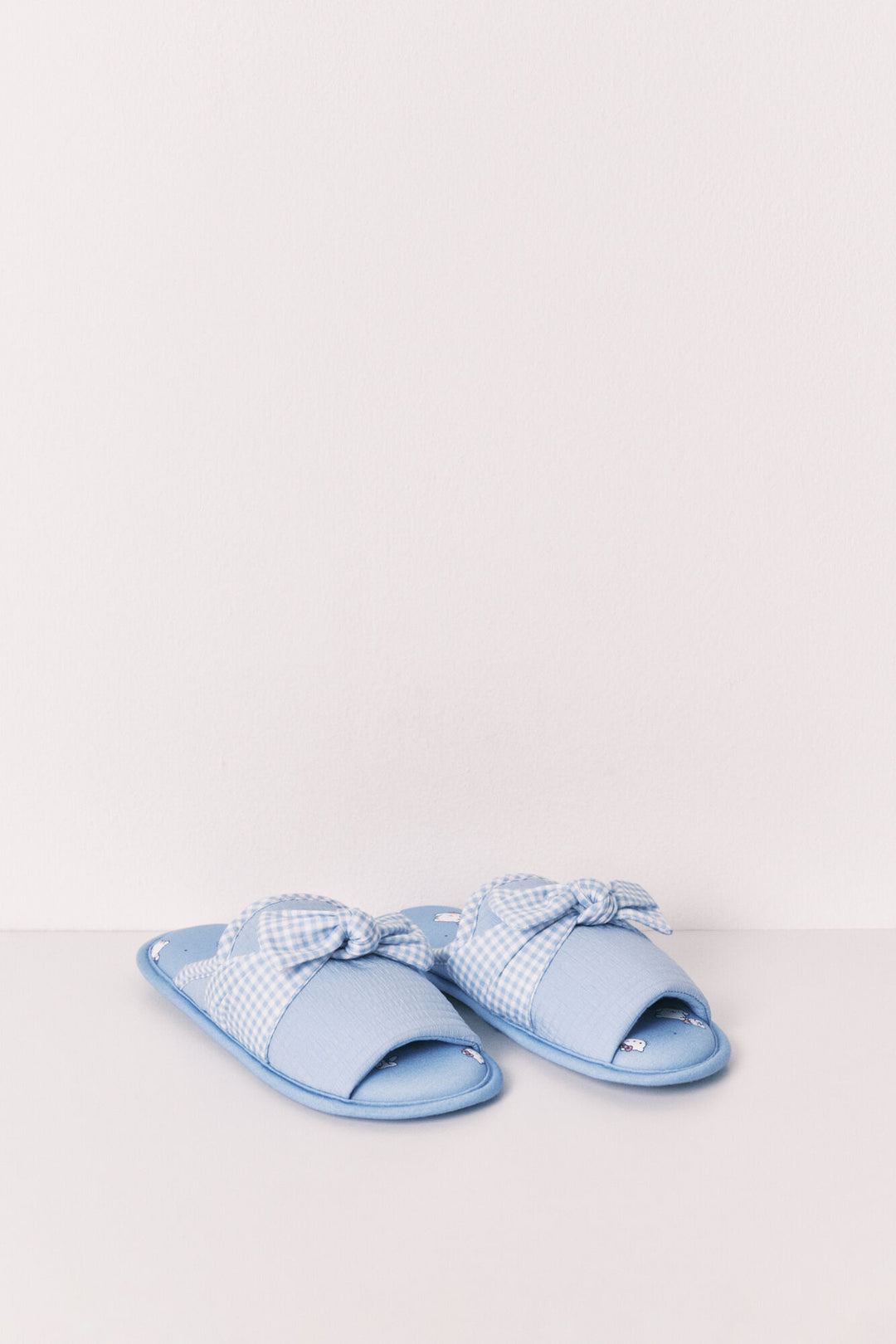 SLIPPERS - Light Blue