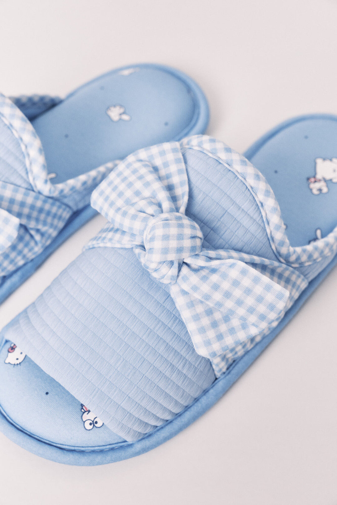 SLIPPERS - Light Blue