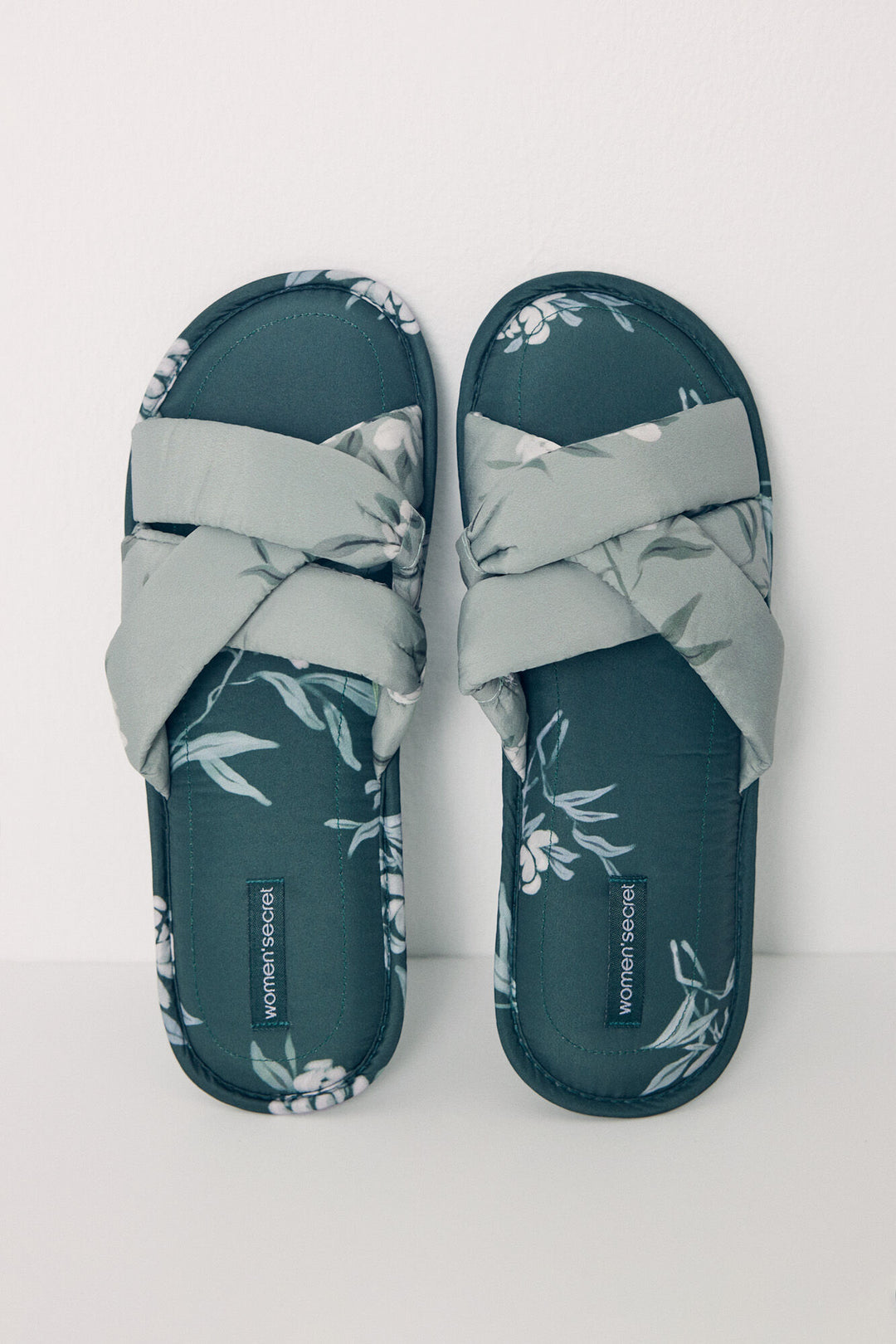 Open green house slippers - Bottle