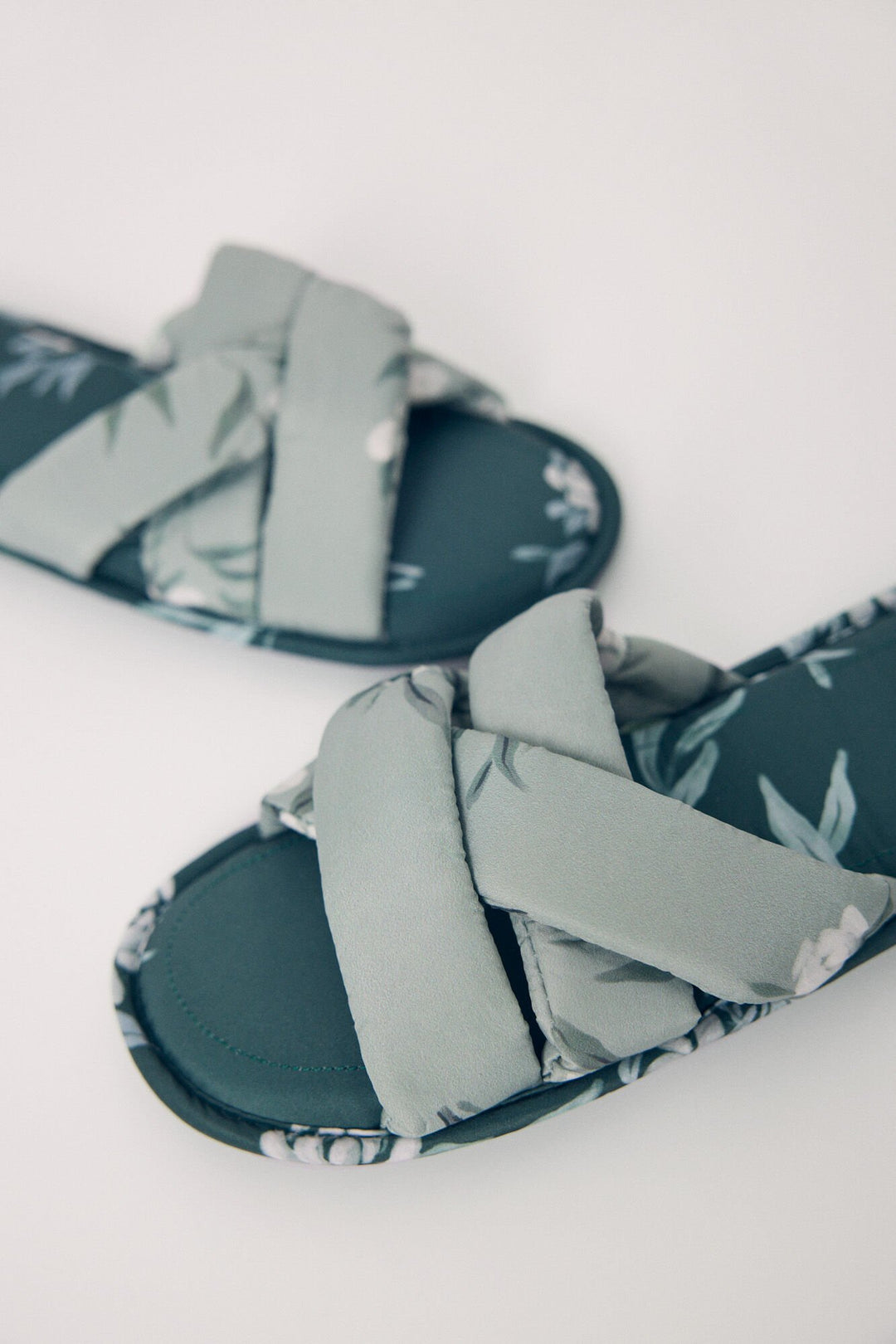 Open green house slippers - Bottle