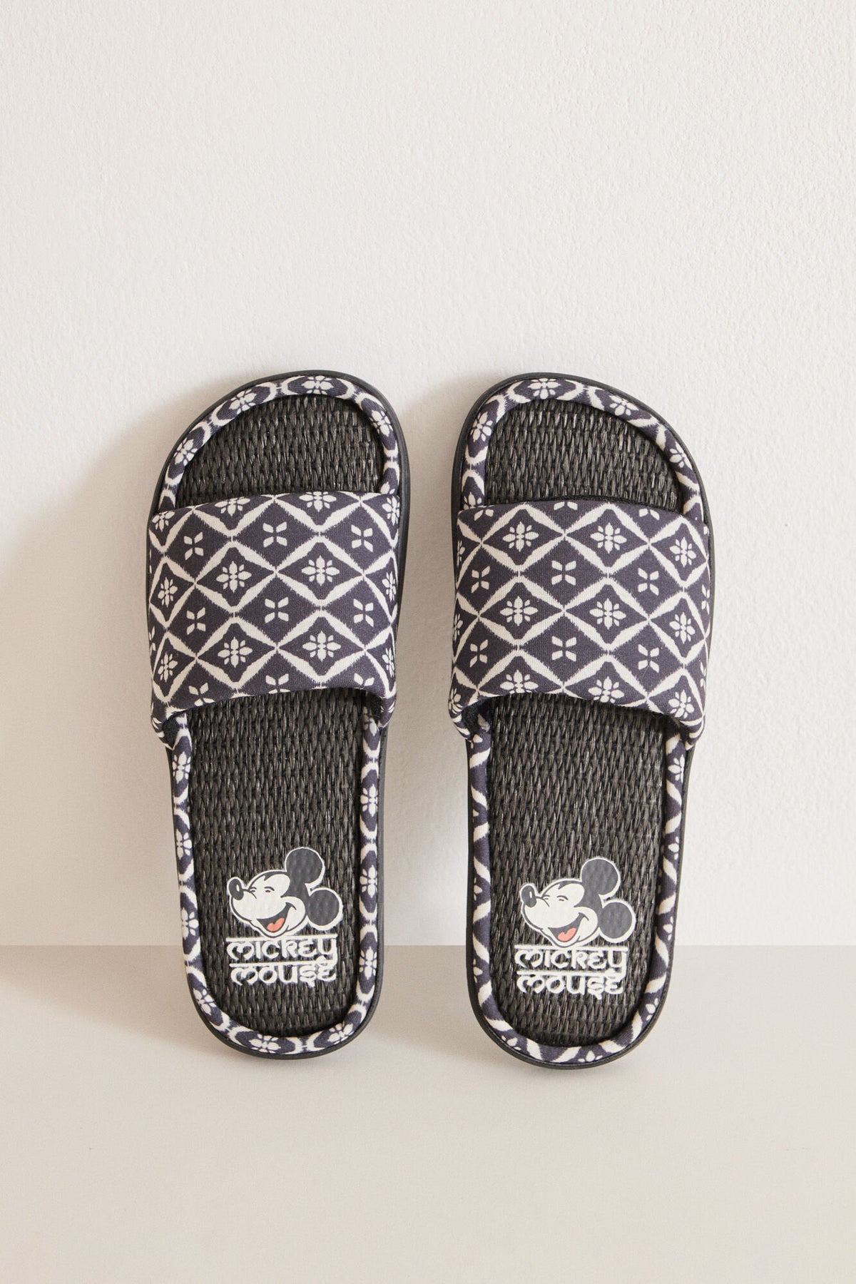Mickey ethnic print slippers - Black