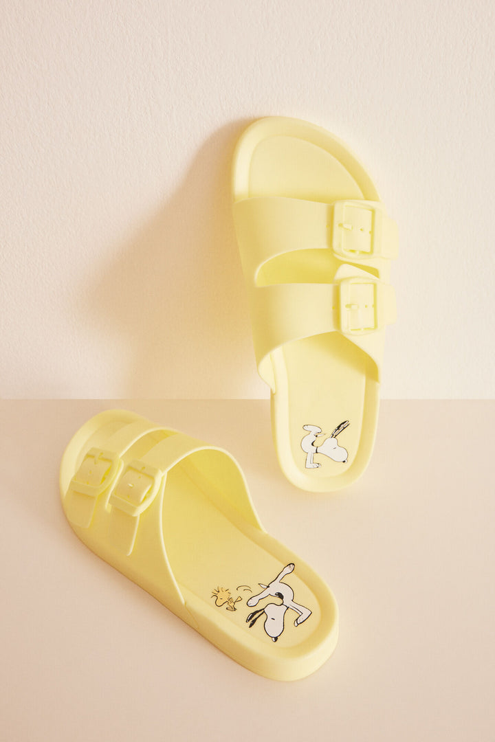Yellow Snoopy injected sandals - Green Print