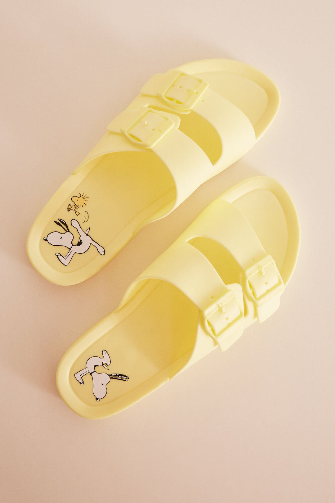 Yellow Snoopy injected sandals - Green Print