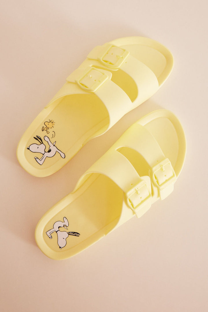 Yellow Snoopy injected sandals - Green Print