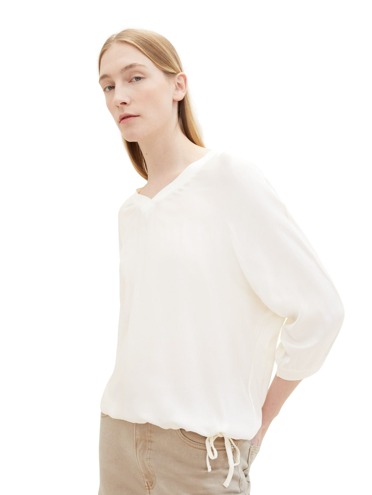7/8-sleeved shirt with a V-neckline - White