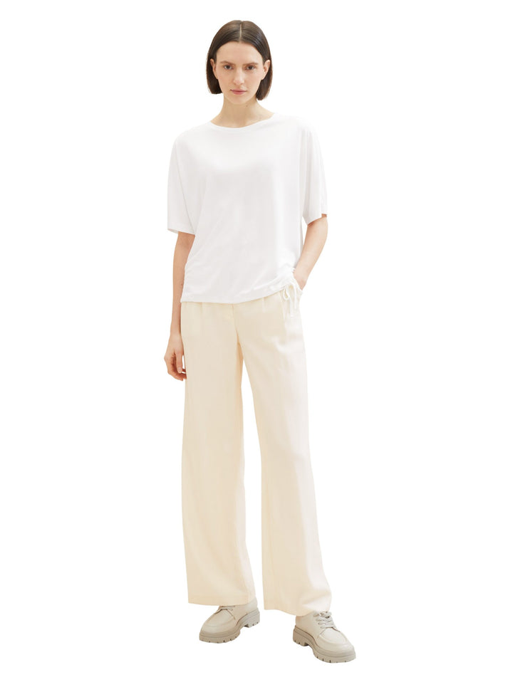 T-shirt with a round neckline - White