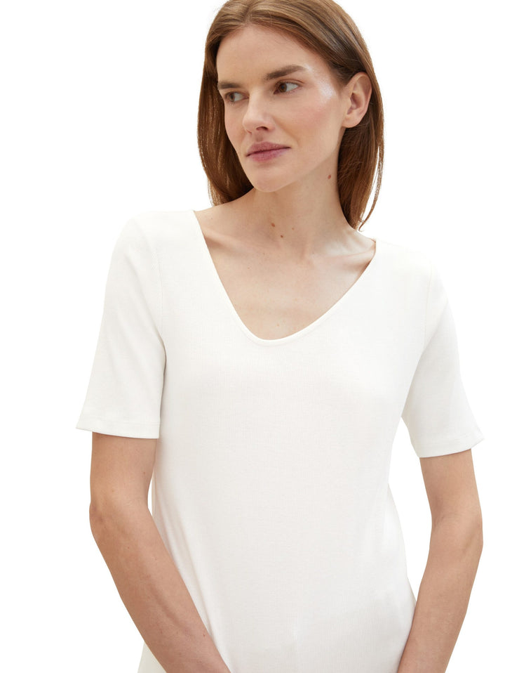 T-shirt with an asymmetrical neckline - White