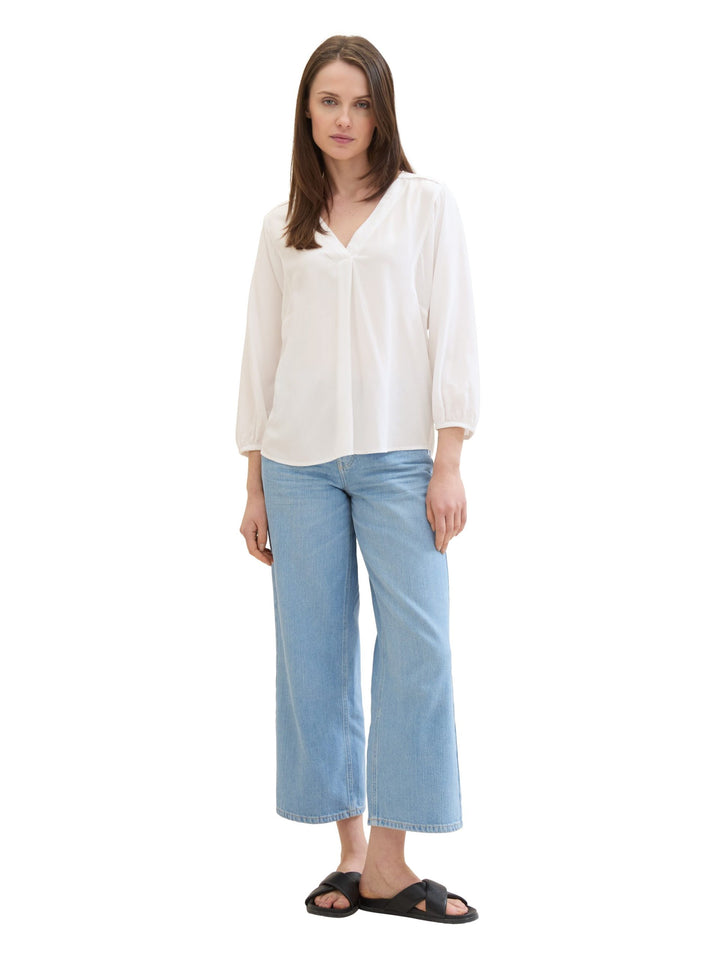 Blouse with a V-neckline - White