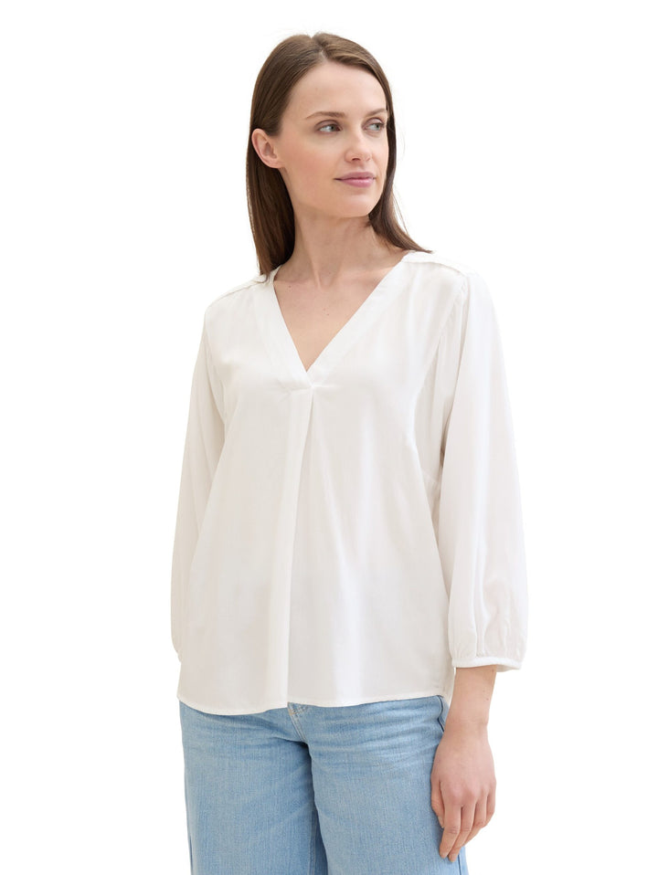 Blouse with a V-neckline - White