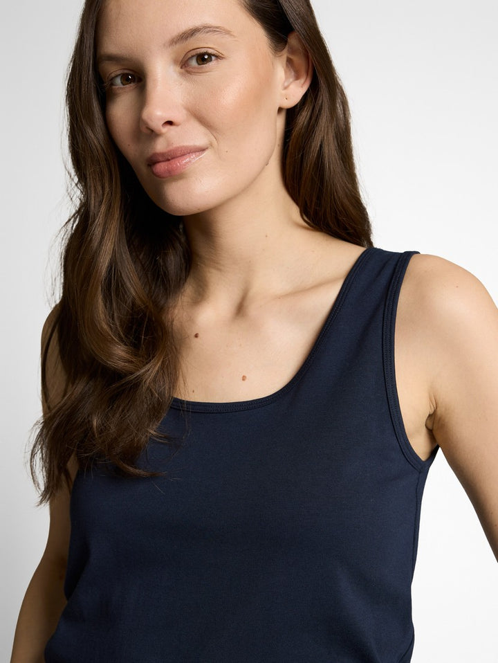 Slim fit top with round neckline - Blue