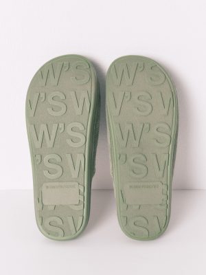 SHOWER SLIPPERS